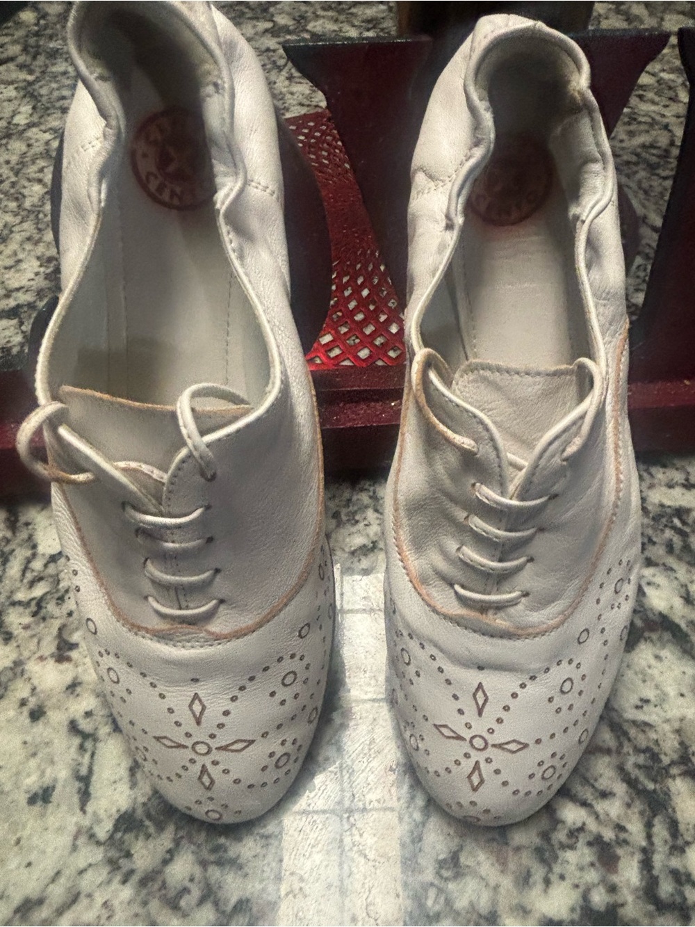 Cento White Perforated Lace-Up Women's Shoes